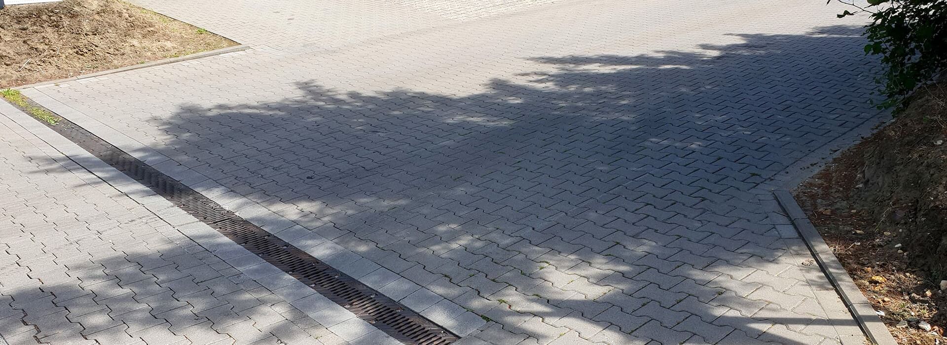 Betonpflaster für Gewerbeplätze vom Fachmann verlegen lassen